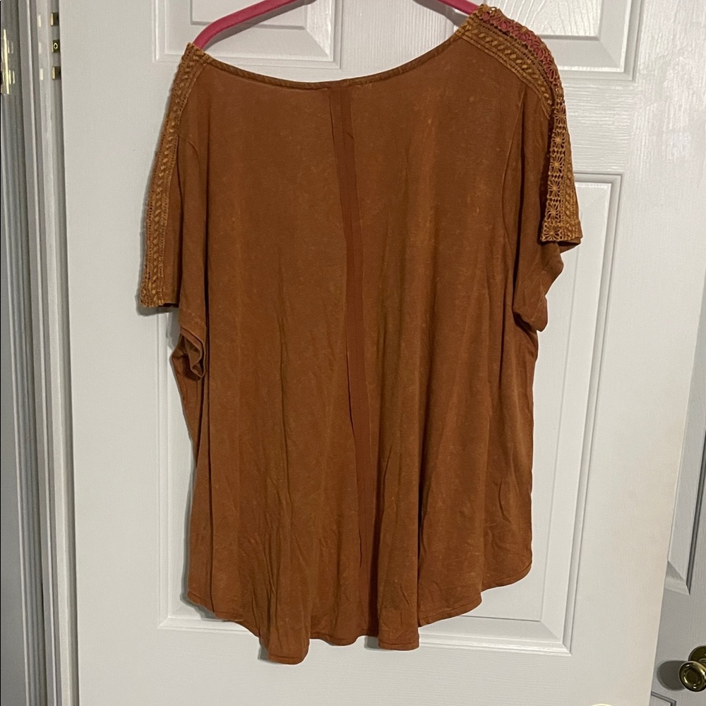 Kori Women's Rust Crochet Accent Top - Picture 4 of 4